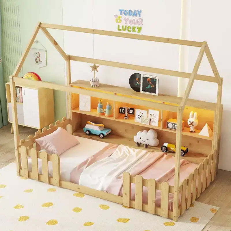 Okak Playhouse Floor Bed Twin Size avec barrières de sécurité, lit cabane pour enfants avec étagère de rangement, cadre de lit cabane en bois