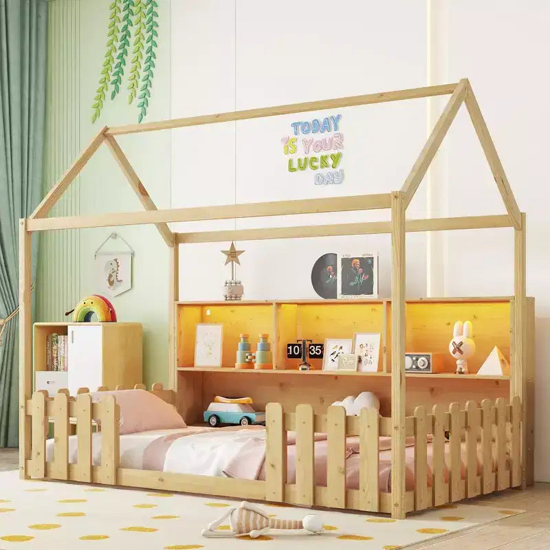 Okak Playhouse Floor Bed Twin Size avec barrières de sécurité, lit cabane pour enfants avec étagère de rangement, cadre de lit cabane en bois