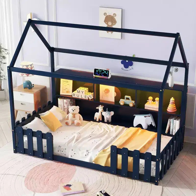 Okak Playhouse Floor Bed Twin Size avec barrières de sécurité, lit cabane pour enfants avec étagère de rangement, cadre de lit cabane en bois