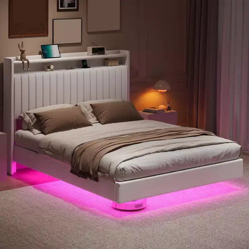 Cadre de lit Queen flottant avec lumières LED et station de charge, plateforme rembourrée en cuir PU, design moderne peu encombrant, cadre en fer