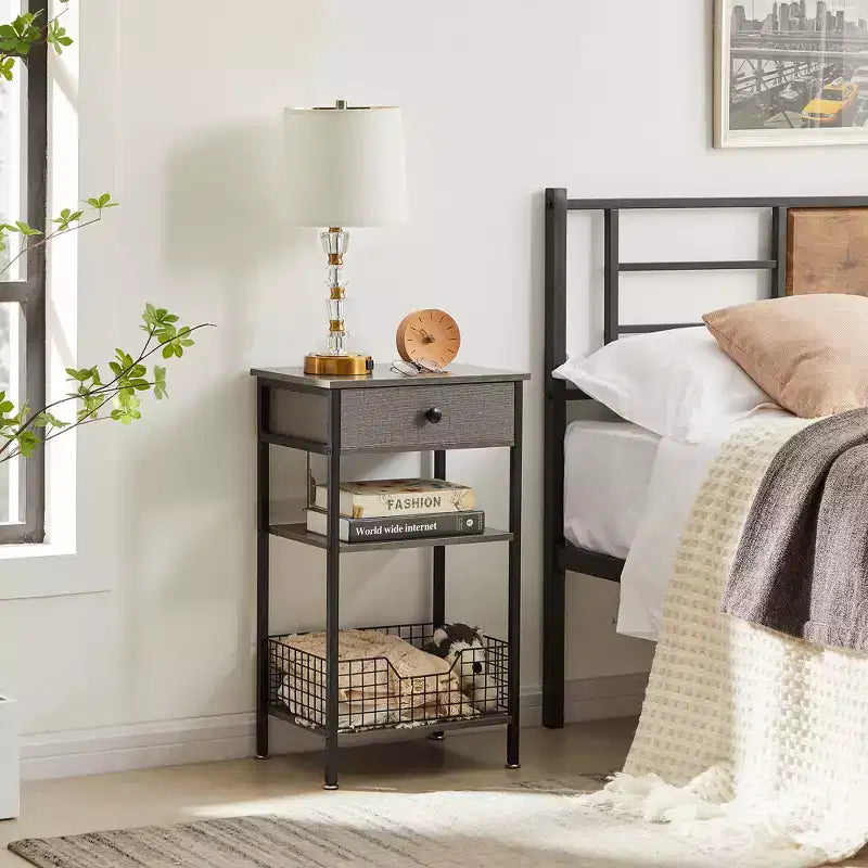 Table d'appoint haute VECELO, avec étagère de rangement et panier coulissant en métal pour salon ou chambre, gris/marron