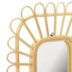 Miroir mural tissé en rotin à cadre pétale Storied Home, naturel