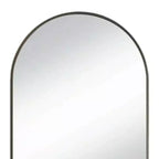 Miroir d'appoint HomeRoots 35 à cadre arqué en métal noir