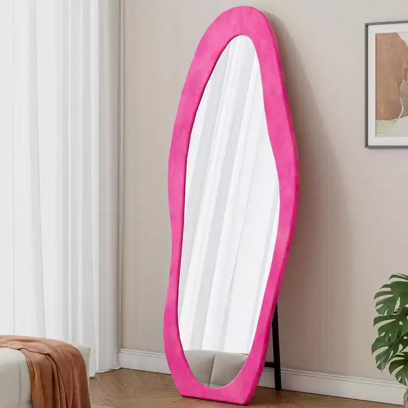Miroir sur pied mural pleine longueur Whisen 63 x 24 de forme irrégulière, enveloppé de flanelle