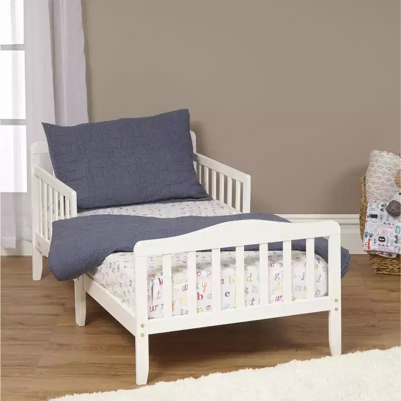 Lit de tout-petit en bois moderne Youngmin de GDFStudio avec barrière de sécurité