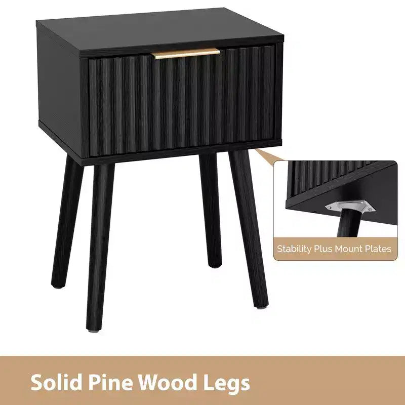 Table de chevet Karl Home 39,8 cm, noire, avec relief, panneaux de particules et MDF, mélamine et formage sous vide, 1 tiroir, pieds hauts (2 pièces)