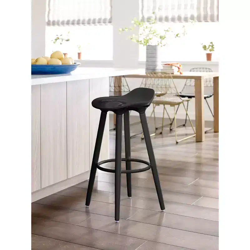 Tabouret de bar Caroline Noir - Adore Decor : Inspiration vintage, dossier bas, pieds en bois, hauteur fixe