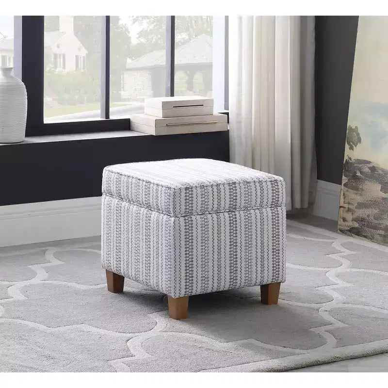 Pouf de rangement carré Cole Classics avec couvercle amovible - HomePop